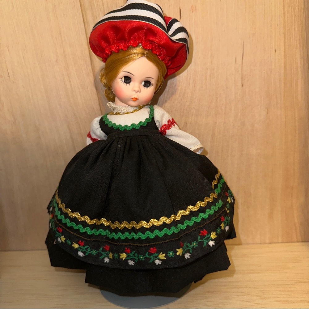 Madame Alexander Finland #561 International Series 8" Doll with Box